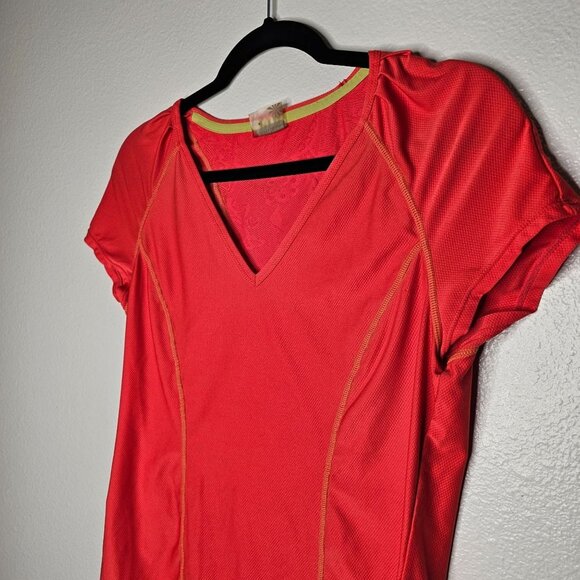 Athleta Size Medium Orange Breathable Mesh Short Sleeve Athletic Tee Zip Pocket - Picture 2 of 8